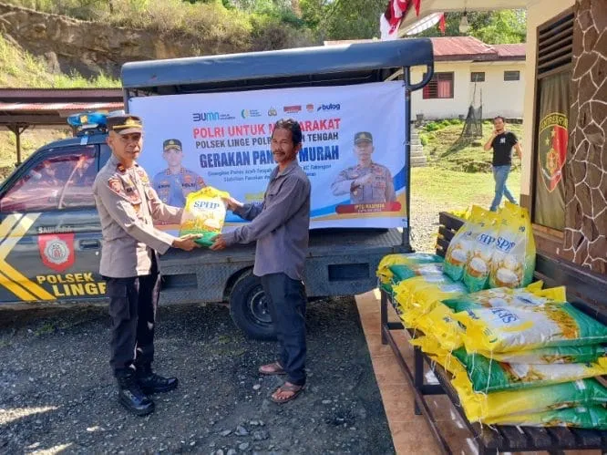 Polsek Linge Salurkan 120 Sak Beras SPHP Premium Lewat Gerakan Pangan Murah Sambut HUT RI ke-80