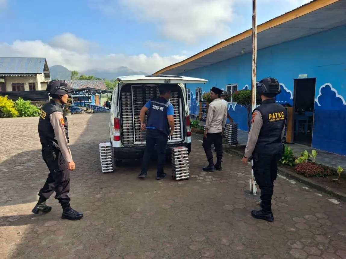 Sat Samapta Polres Aceh Tengah Kawal Pendistribusian Makanan Bergizi, Pastikan Berjalan Aman dan Lancar