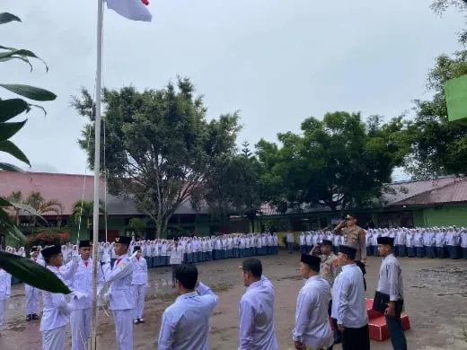 Kabagren Polres Aceh Tengah Jadi Pembina Upacara di MAN 1, Titip Pesan Bijak untuk Pelajar
