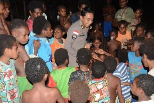 Satgas Ops Damai Cartenz Perkuat Ikatan Kebersamaan dengan Masyarakat Mimika