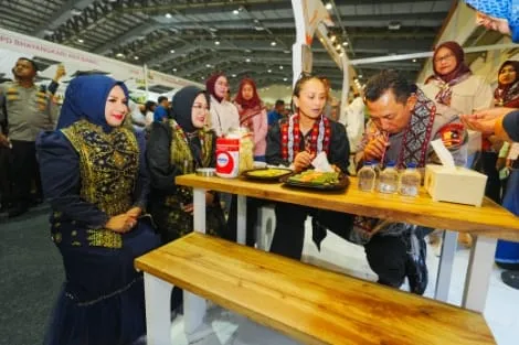 Kapolri Nikmati "Kupi Khop" di Stan Bhayangkari Aceh