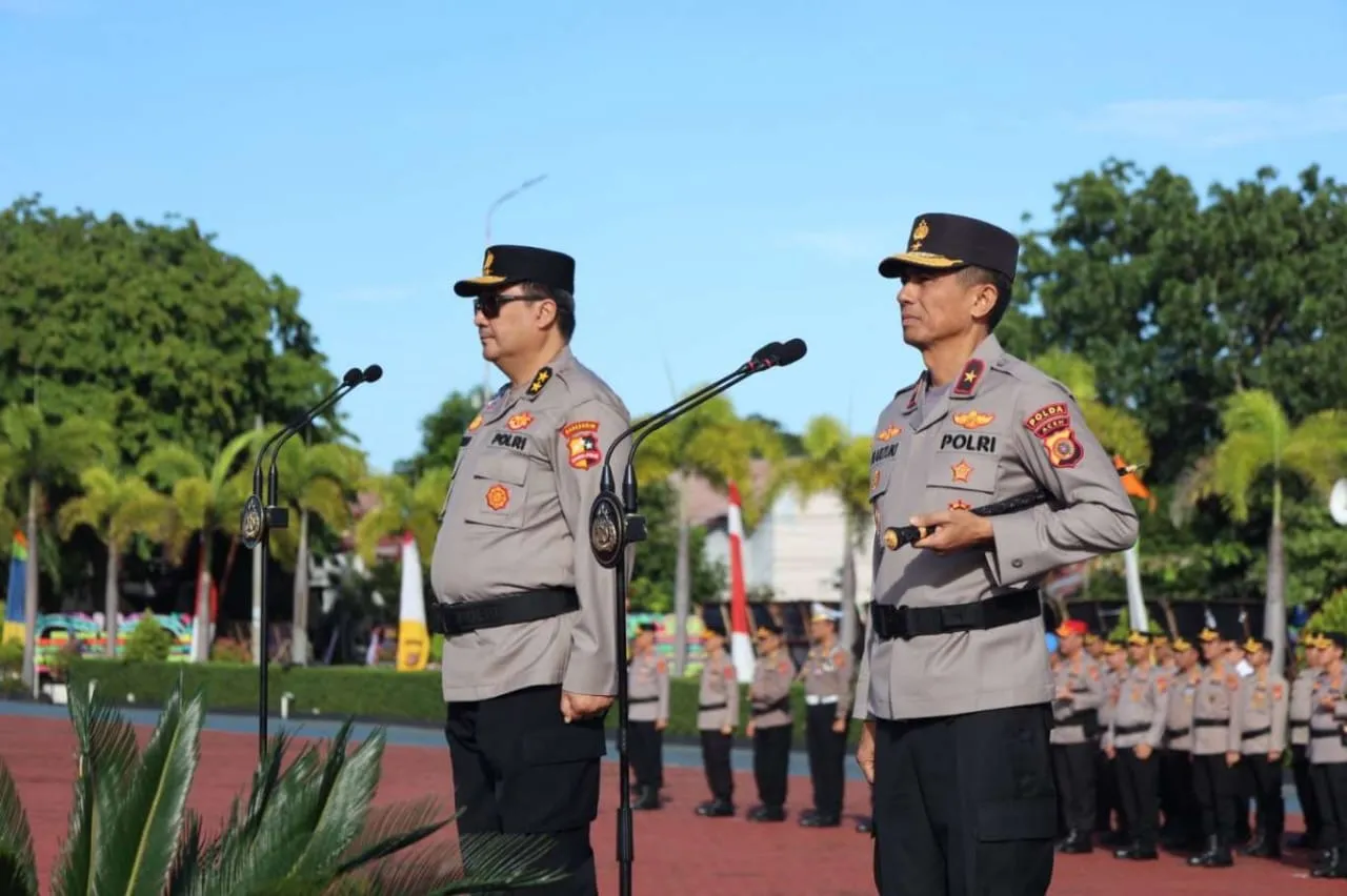 Brigjen Marzuki Ali Basyah dan Irjen Achmad Kartiko Serah Terima Pataka Machdum Sakti