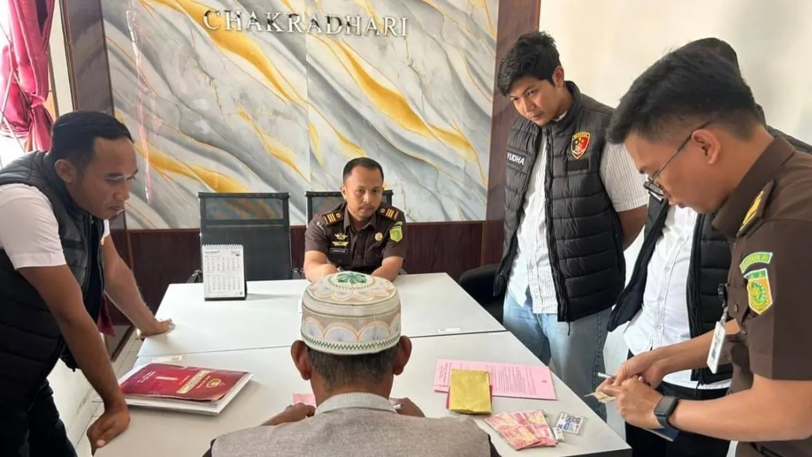 Penyidik Polres Bener Meriah Serahkan Tersangka Penyalahgunaan BBM Subsidi ke Jaksa