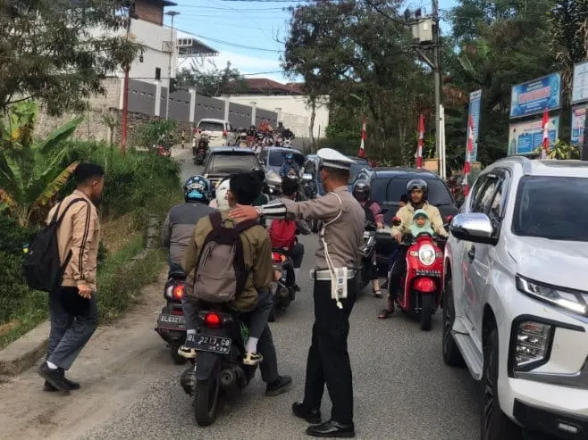 Polantas Aceh Tengah Hadir di Tengah Masyarakat, Berikan Pelayanan Prima Saat Jam Sibuk Pagi