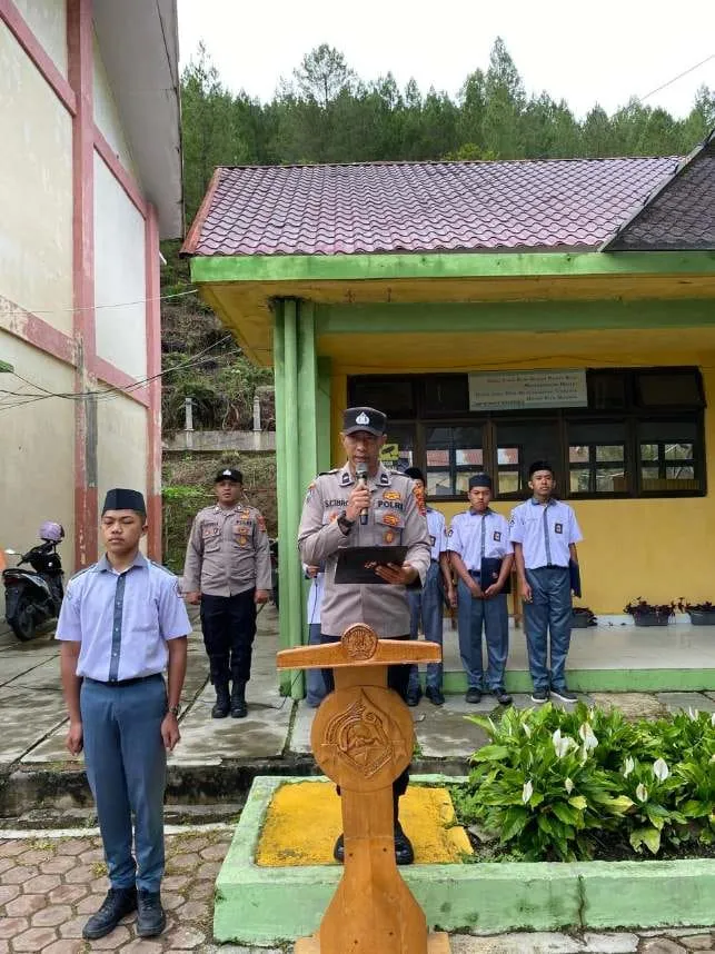 “Saweu Sikula” Polres Aceh Tengah: Tanamkan Semangat Anti Narkoba dan Anti Perundungan di Kalangan Pelajar