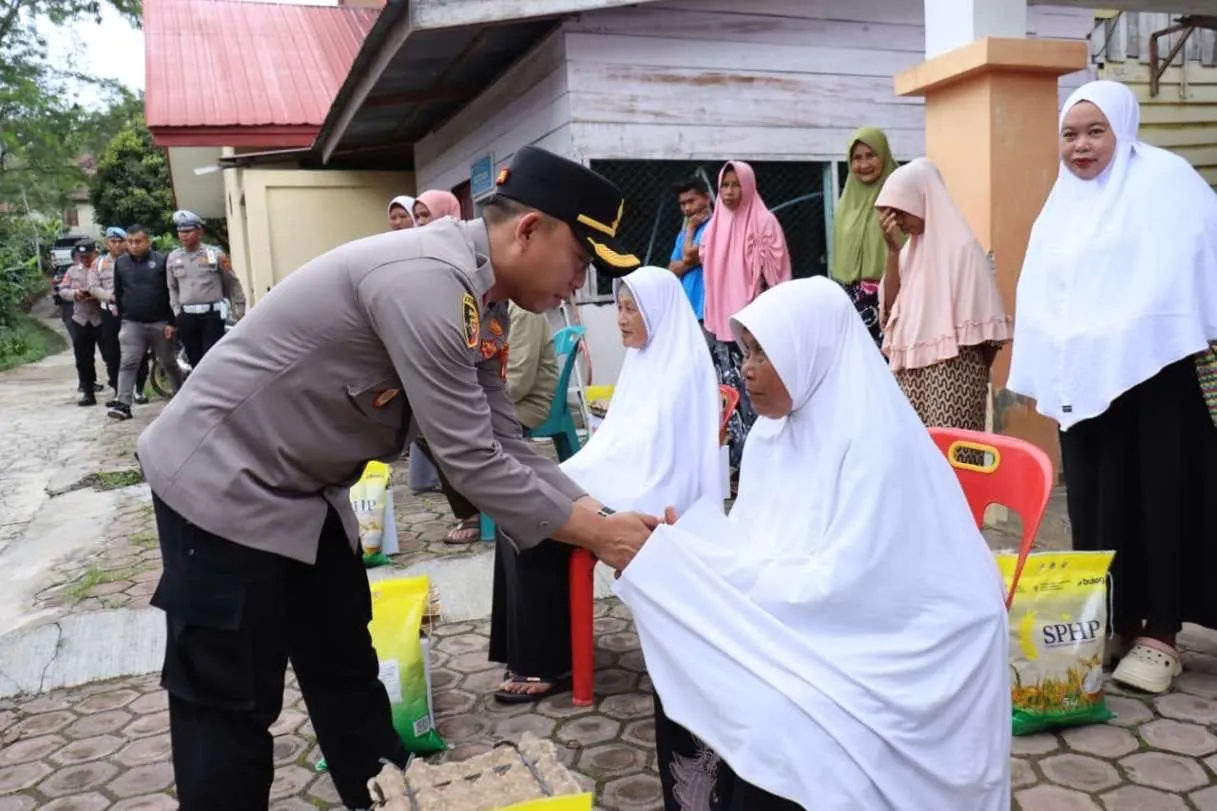 Polres Aceh Tengah Hadir Membawa Berkah: Warga Pucuk Deku Terharu terima Sembako dan Layanan Kesehatan Gratis