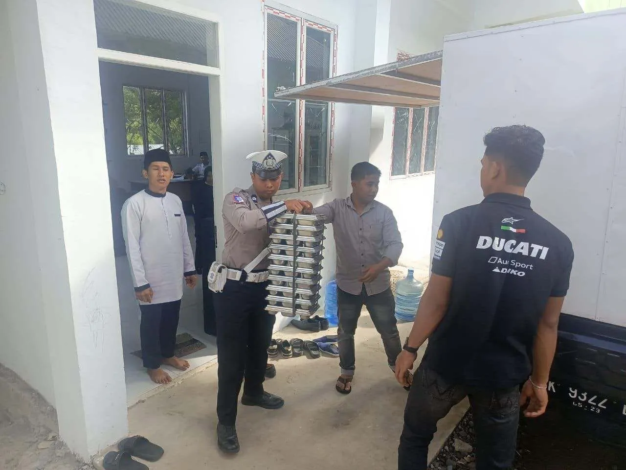 Pastikan Aman dan Tepat Waktu, Polres Aceh Tengah Terus Kawal Ribuan Paket MBG ke Sekolah
