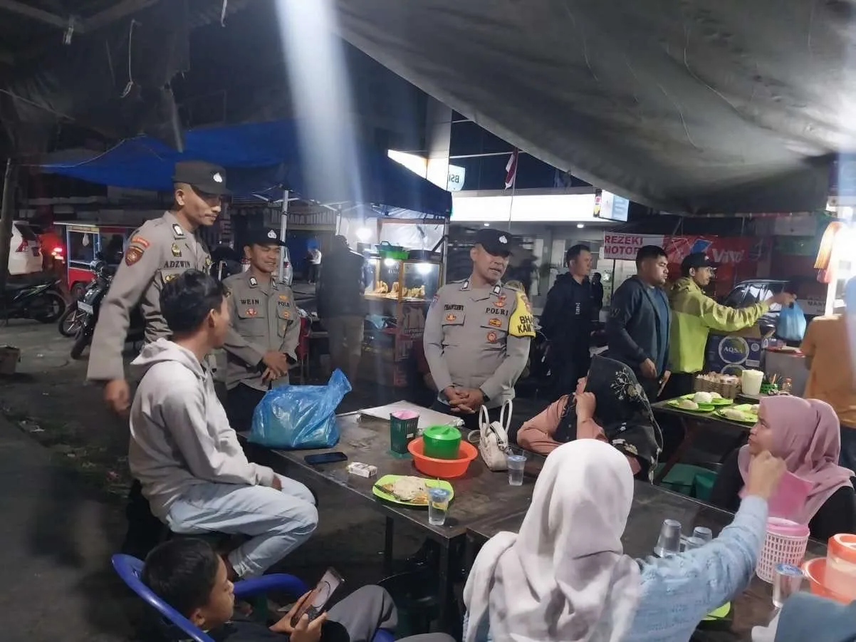 Polsek Lut Tawar Sampaikan Himbauan Kamtibmas Saat Patroli Malam di Pusat Keramaian