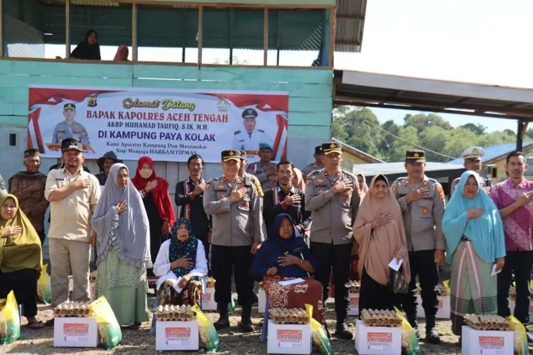 Jumat Berkah, Polres Aceh Tengah Hadir Bawa Senyum Bahagia untuk Warga Paya Kolak Celala