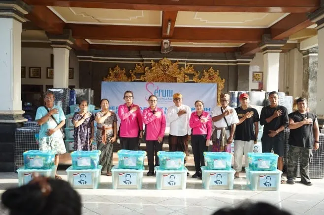 Peduli Sesama, Ketua Umum Bhayangkari Salurkan Bantuan untuk Masyarakat Terdampak Banjir di Bali