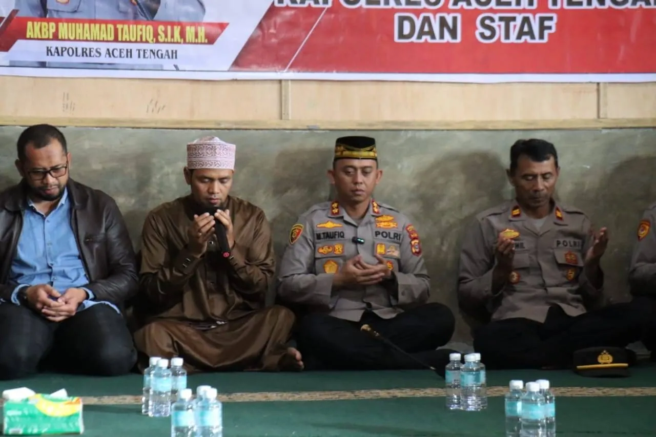 Jumat Curhat, Kapolres Aceh Tengah Bersilaturahmi ke Ponpes Al Fatah Ummul Quro, Beri Tali Asih dan Layanan Kesehatan