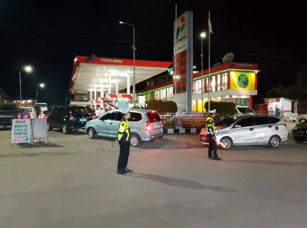 Satlantas Polres Aceh Tengah Gelar Patroli Malam, Jaga Arus Lalu Lintas agar Tetap Lancar di Kawasan SPBU