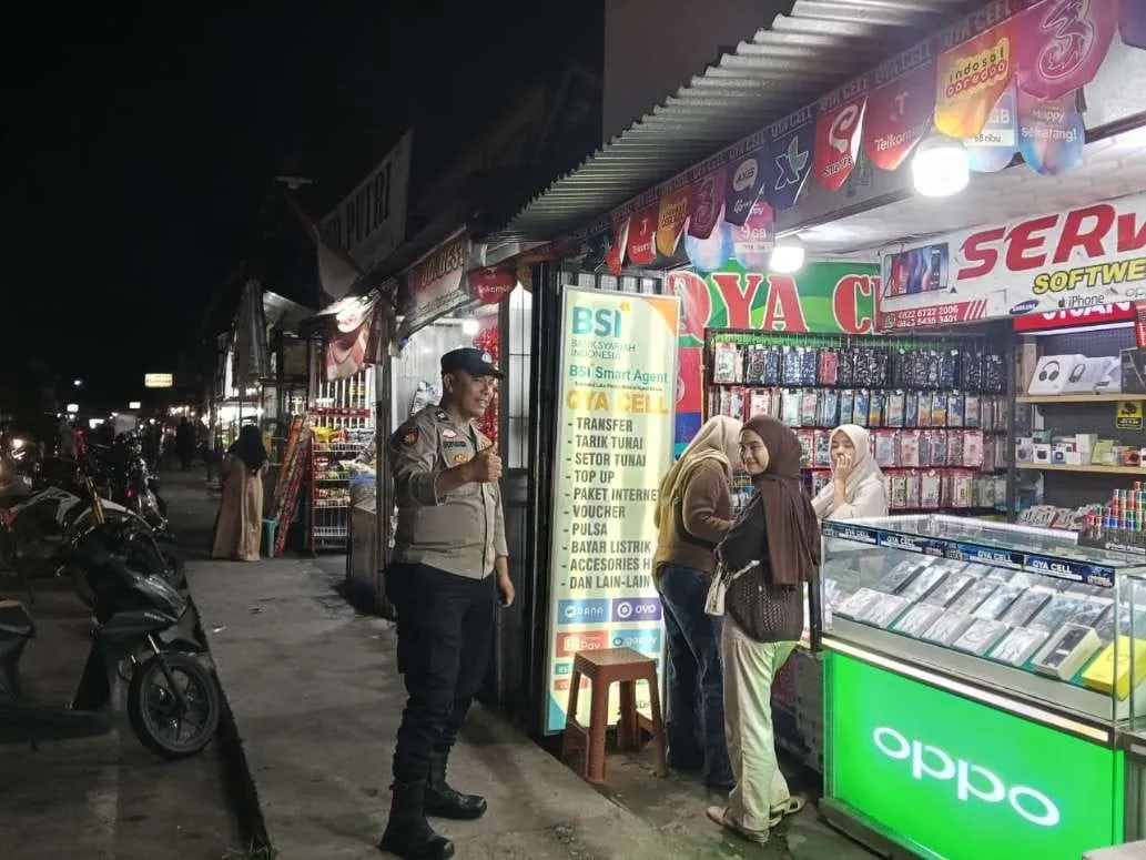 Polsek Kota Takengon Gelar Patroli Malam, Sapa Pedagang dan Wujudkan Rasa Aman di Tengah Warga