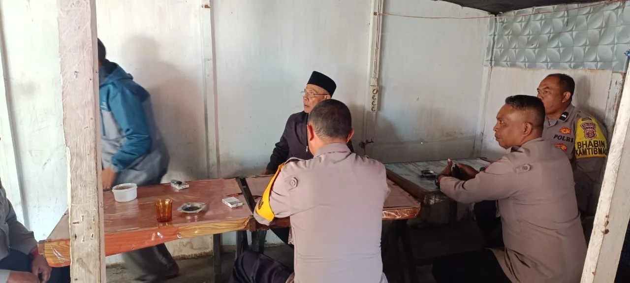 Wujudkan Kamtibmas Kondusif, Polsek Silih Nara Gelar Ngopi Bersama Warga