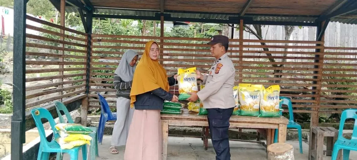 Polsek Bintang Salurkan 120 Sak Beras Premium Gerakan Pangan Murah di Kampung Linung Bulen II