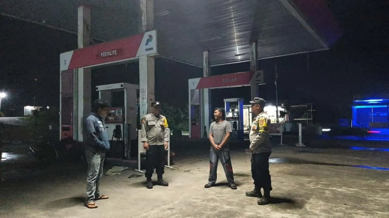 Polsek Silih Nara Gelar Patroli Malam di SPBU, Cegah Gangguan Kamtibmas