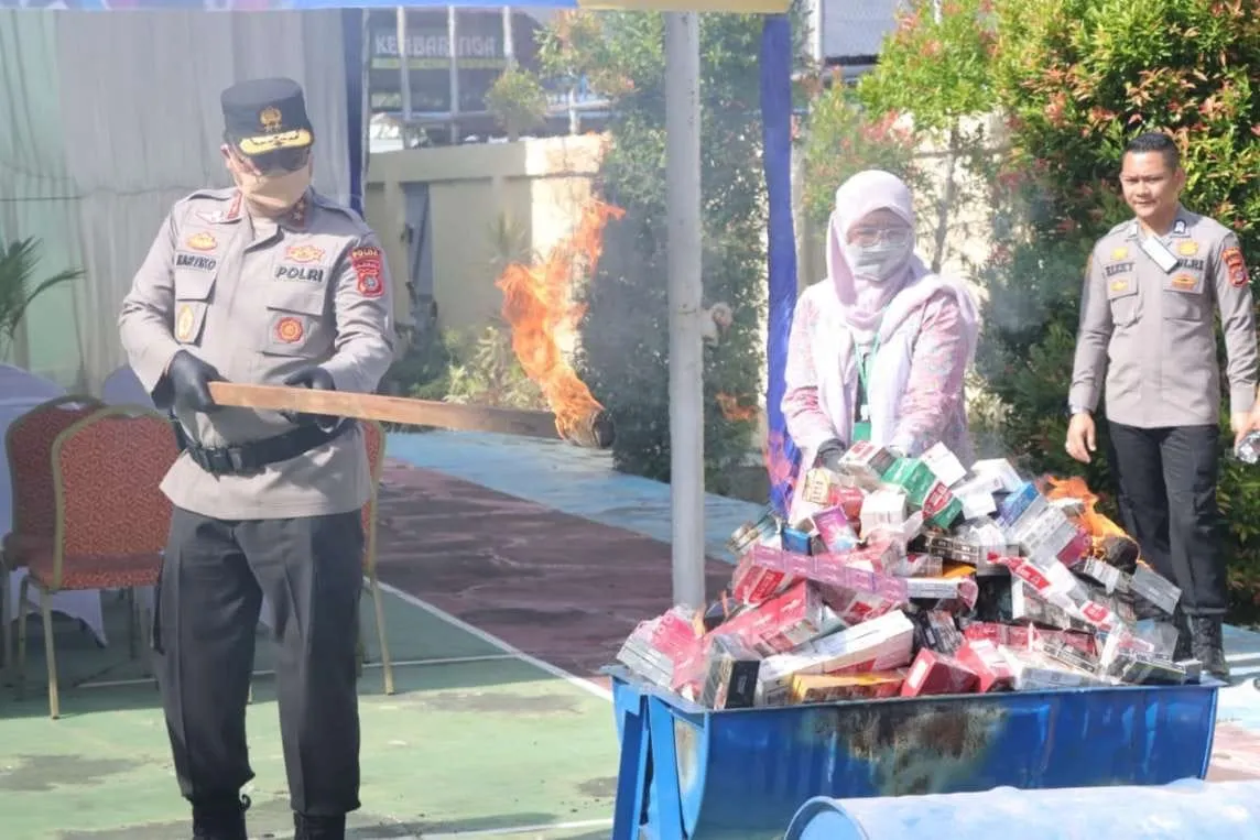 Kapolda Aceh Hadiri Pemusnahan Barang Milik Negara Hasil Penindakan Bea Cukai