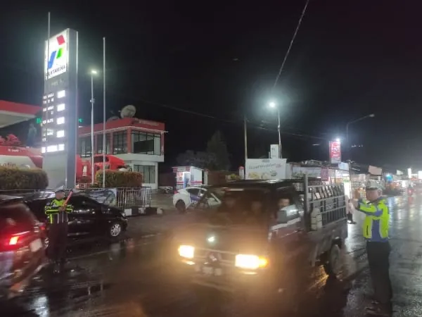 Jaga Kamseltibcarlantas, Satlantas Gelar Patroli dan Gatur Lalin di Titik Rawan Macet Kota Takengon