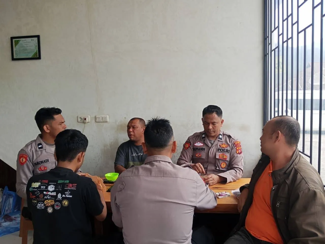 Polsek Kota Takengon Ajak Warga Bangun Sinergi Lewat Ngopi Pagi Kamtibmas