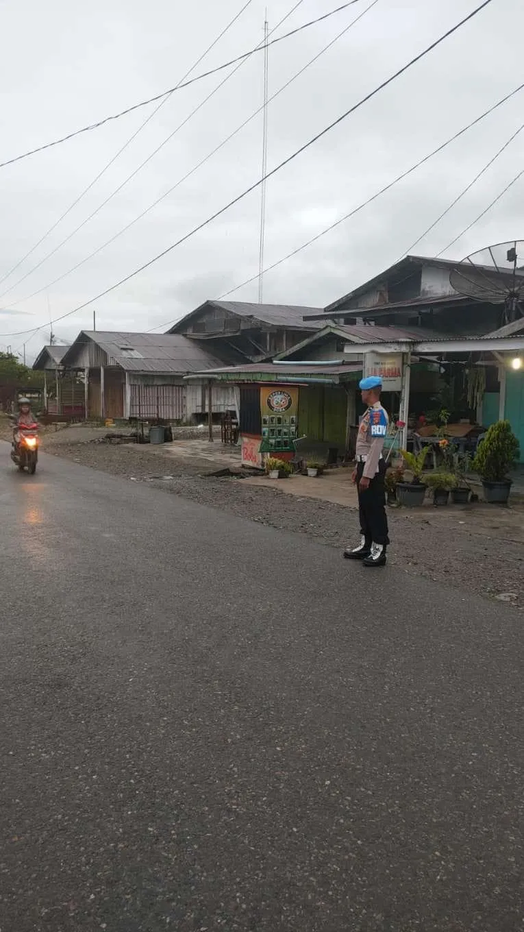 Wujudkan Kamseltibcar Lantas, Polsek Jagong Jeget Giatkan Strong Point Pagi Hari
