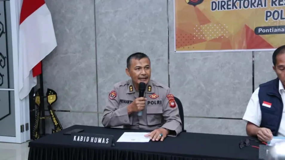Polda Kalbar Tangkap Empat Penyusup Aksi Masa di Mapolda dan kantor DPRD  Provinsi Kalbar, Bom Molotov dan Senjata Tajam Disita