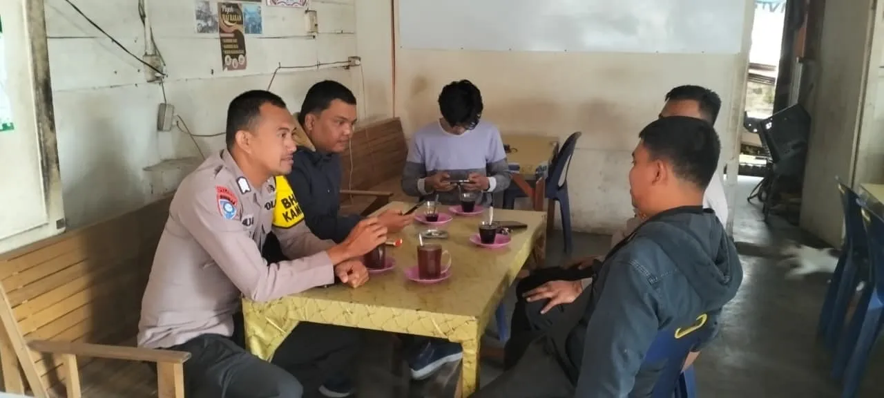 Bangun Keakraban, Polsek Kota Takengon Ajak Warga Ngopi Pagi Bahas Keamanan Lingkungan