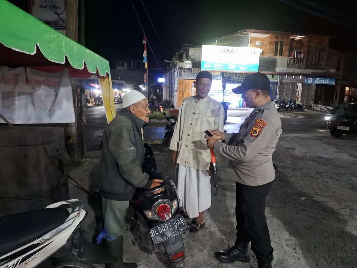 Patroli malam Polsek Kota Takengon, Ajak masyarakat jaga situasi kamtibmas di Kecamatan Kebayakan