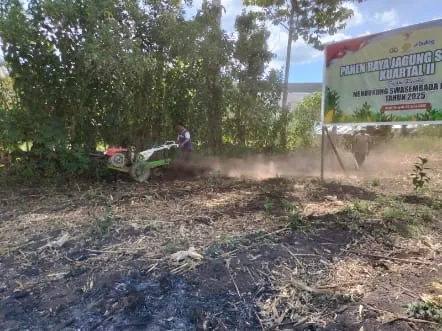 Sambut Penanaman Serentak Kuartal III, Polsek Pegasing Matangkan Lahan Jagung