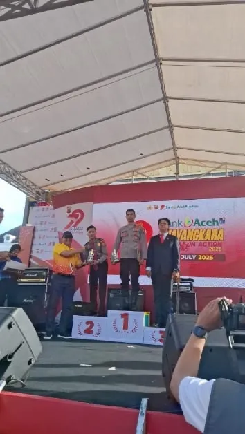 Juara 1 Festival Band Se-Polda Aceh, D’Upes Polres Aceh Tengah Terima Penghargaan Kapolda