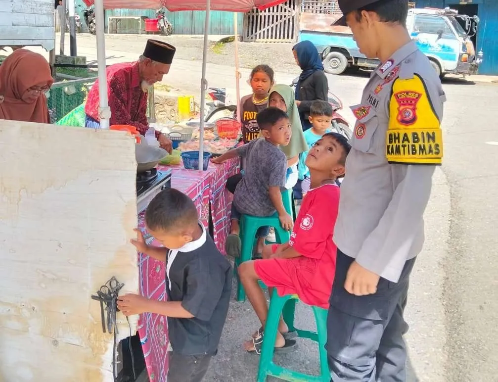 Polsek Linge Gelar Patroli Rutin “Melayani dengan Hati”, Berbaur Bersama Masyarakat Kute Robel