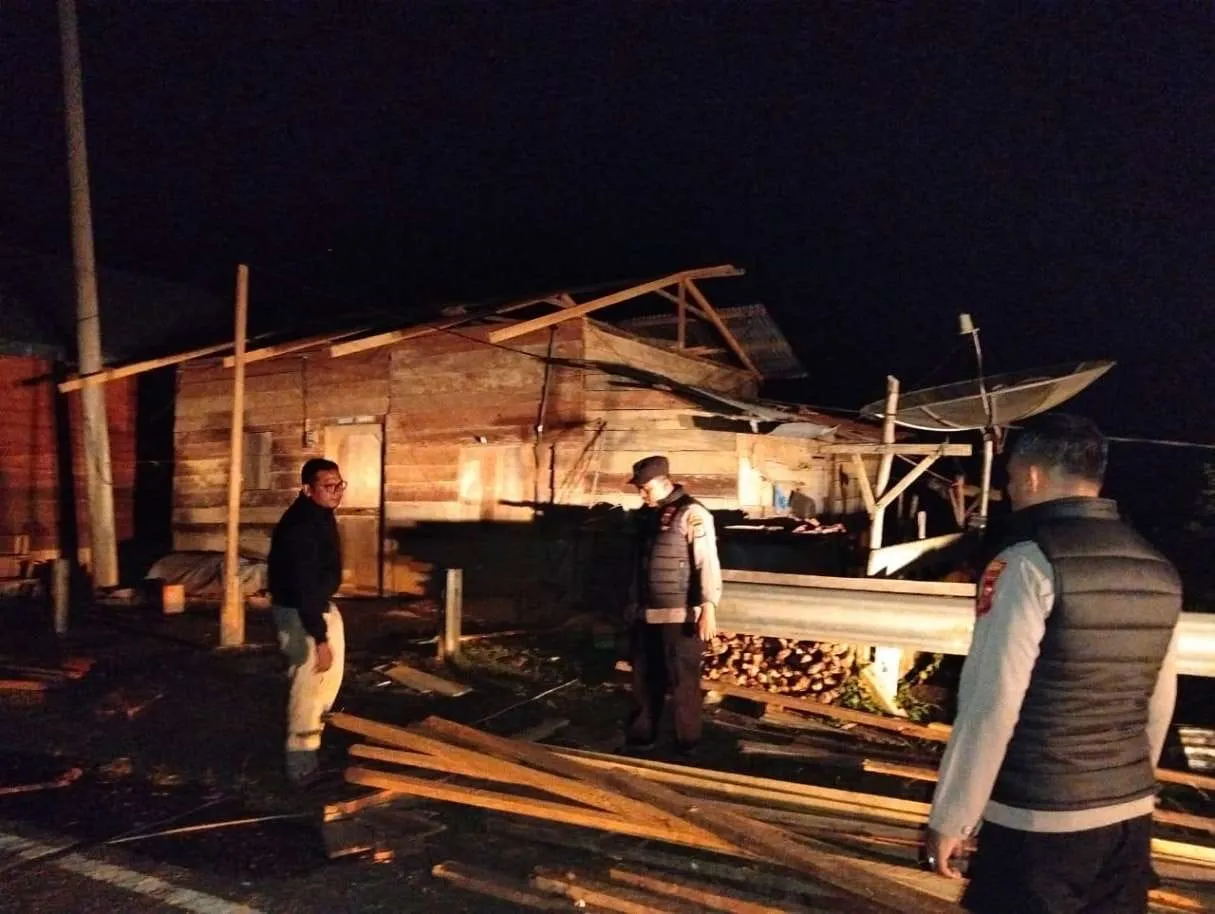 Angin Puting Beliung Terjang Linge, Dua Rumah Warga Rusak