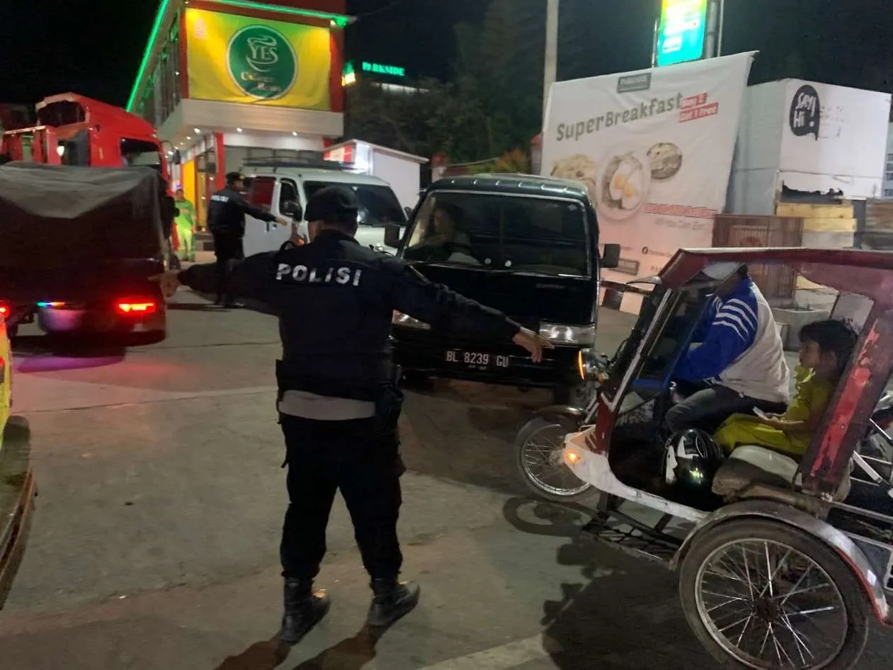 Patko Samapta Polres Aceh Tengah Patroli dan Atur Arus di SPBU, Wujudkan Rasa Aman untuk Masyarakat