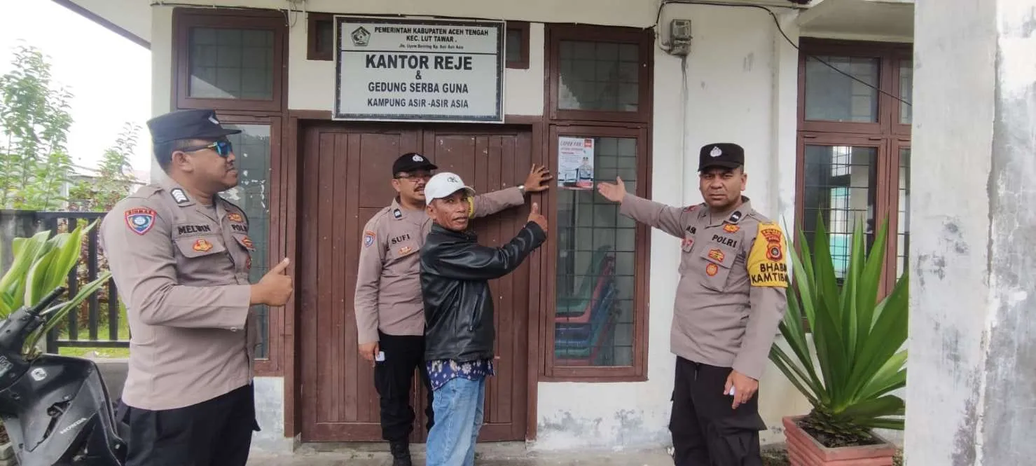 Polisi Terus Gencarkan Sosialisasi dan Penempelan Stiker “Lapor Pak Kapolres” di Wilayah Lut Tawar