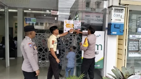 Akses Aduan Lebih Mudah, Polsek Bebesen Tempelkan Brosur “Lapor Pak Kapolres” di Ruang Publik