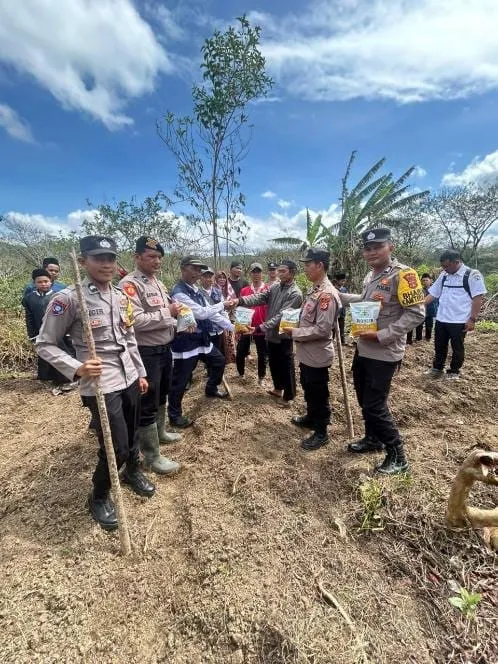 Polsek Jagong Jeget Bersama Dayah Al-Huda Gelar Penanaman Jagung Serentak Dukung Ketahanan Pangan