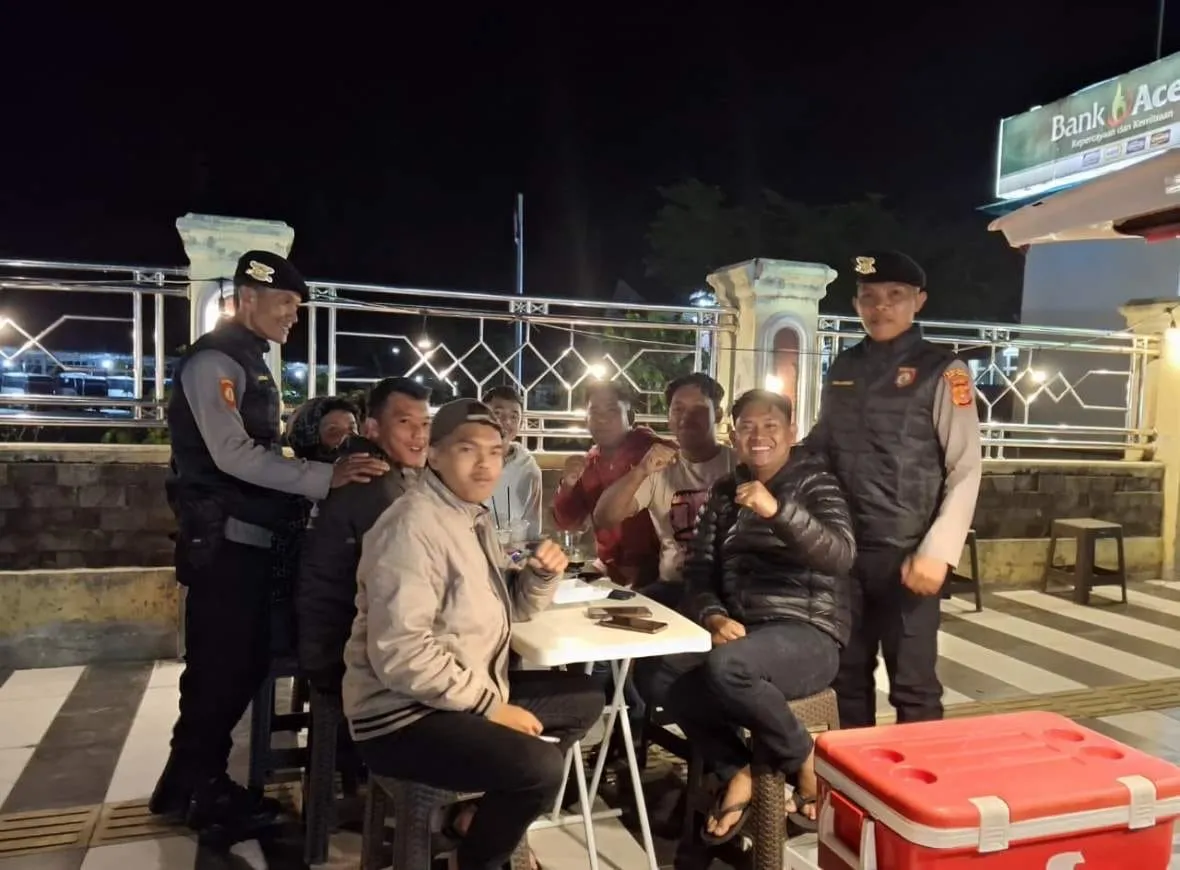 Polisi Hadir di Tengah Warga, Patko Samapta Polres Aceh Tengah Jaga Keamanan Malam Hari