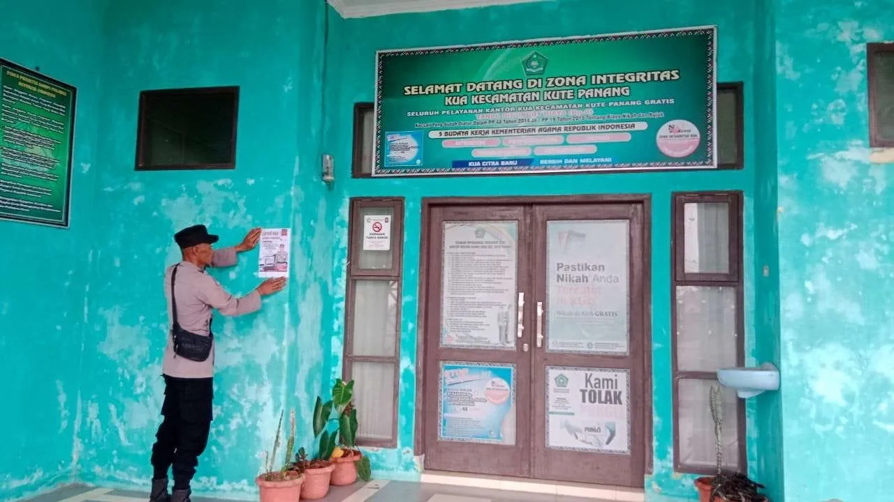 Polsek Kute Panang Tempelkan Brosur “Lapor Pak Kapolres” di Sejumlah kantor Pelayanan Publik