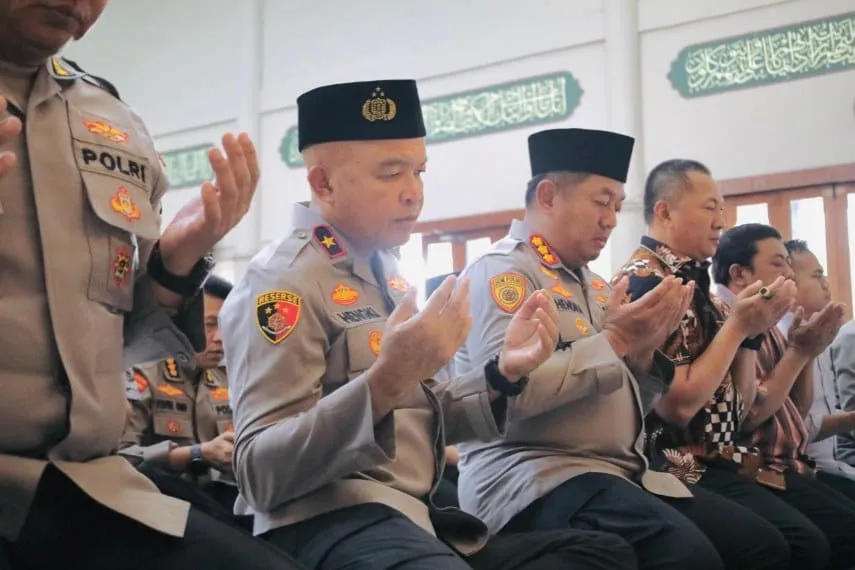 Polda Banten Gelar Sholat Ghoib, Doakan Korban Ojol Affan Kurniawan