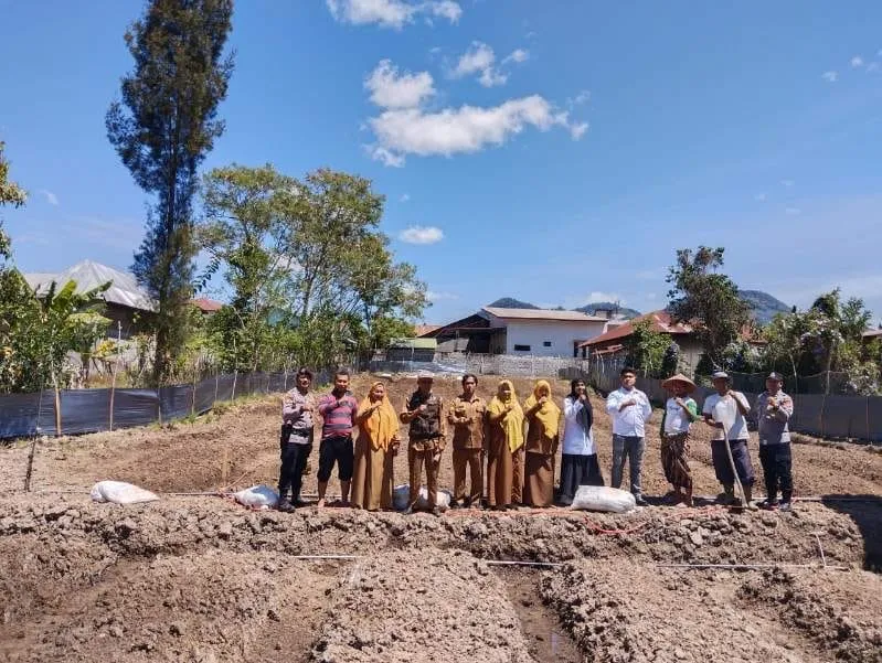 Dukung Swasembada Pangan, Polsek Kota Takengon Matangkan Lahan Jagung