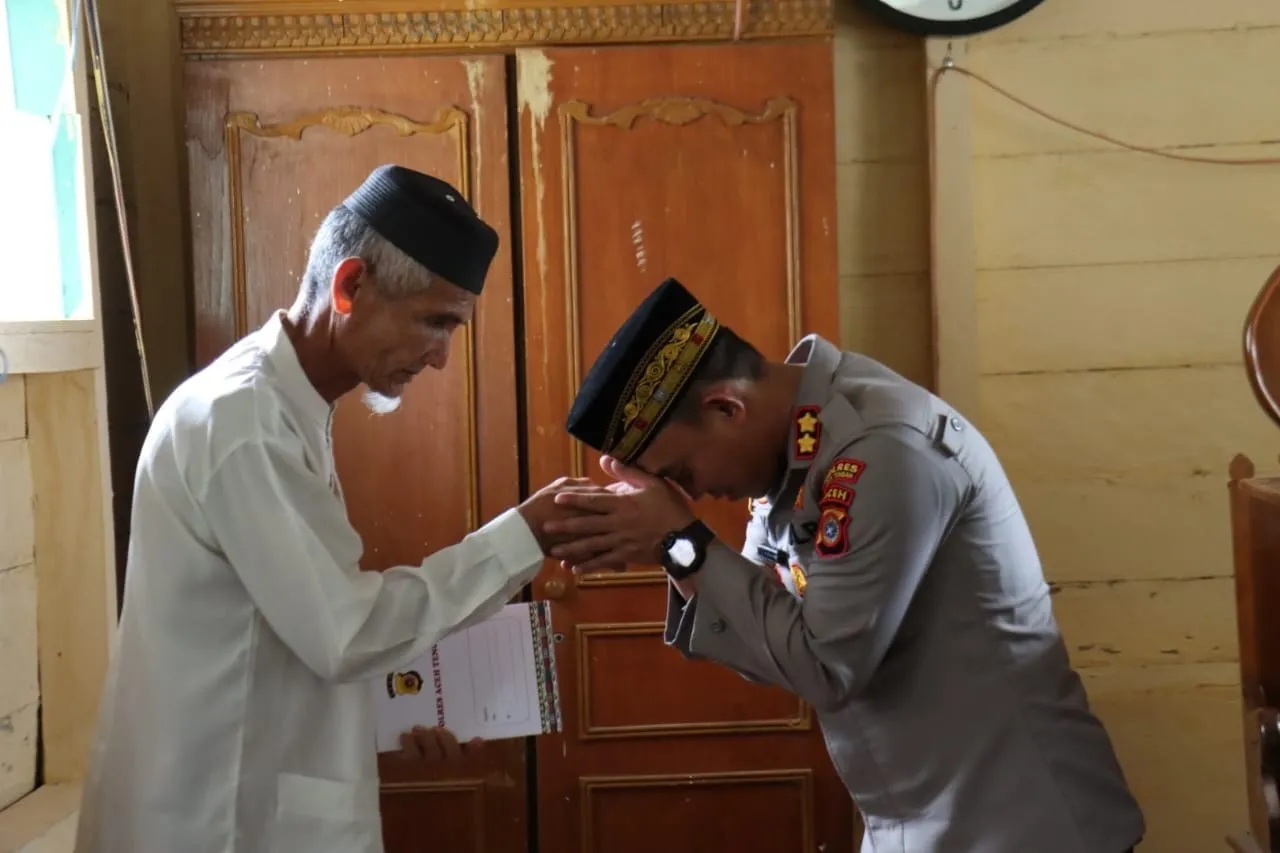 Safari Jum’at di Kampung Jamat, Kapolres Aceh Tengah Ajak Perkuat Silaturahmi dan Pengawasan Anak dari Kejahatan