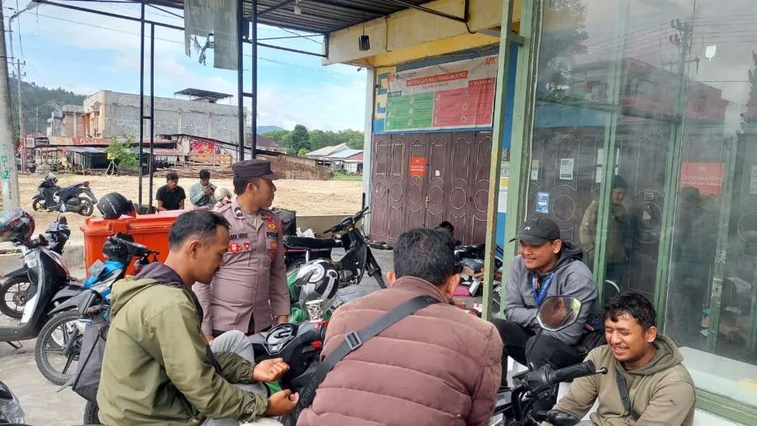 Polsek Bebesen Gelar Patroli Siang, Ajak Warga Jaga Kamtibmas dan Cegah Karhutla