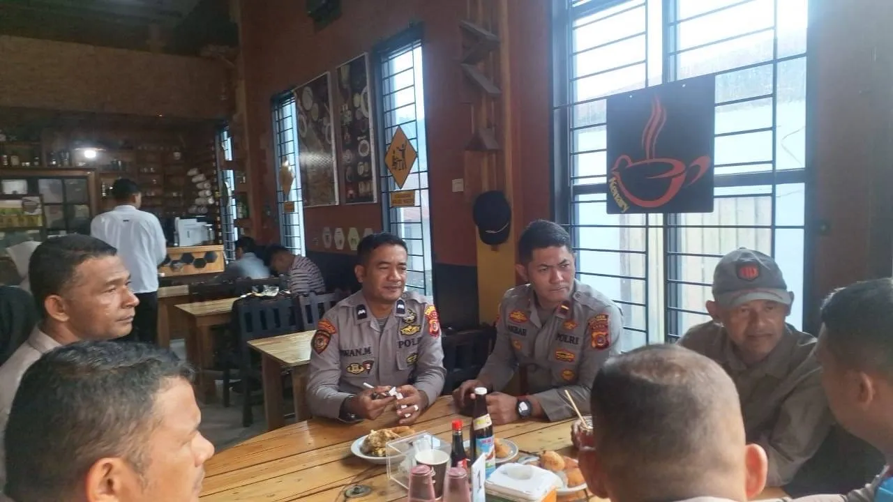 Ngopi Pagi Jadi Wadah Dialog, Waka Polsek Kota Takengon Rangkul Warga Bahas Kamtibmas