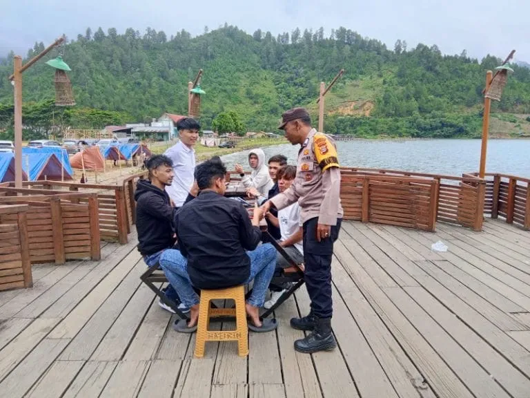 Polsek Bintang Patroli Pemukiman dan Tempat Wisata, Sapa Warga dengan Humanis