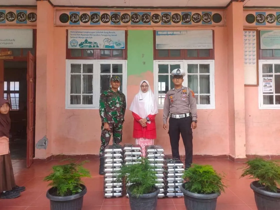 Polantas Aceh Tengah Kawal Distribusi Makan Gratis Presiden RI, Ribuan Paket Sampai Tepat Waktu di Sekolah