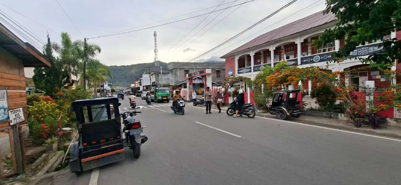 Polsek Kebayakan Gelar Strong Point di Berbagai Titik Strategis, Wujudkan Kelancaran Arus Pagi