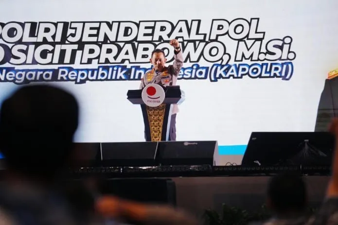 Kapolri Terima Penghargaan dari ITUC-AP, Tegaskan Komitmen Polri Kawal Kesejahteraan Buruh dan Stabilitas Industri