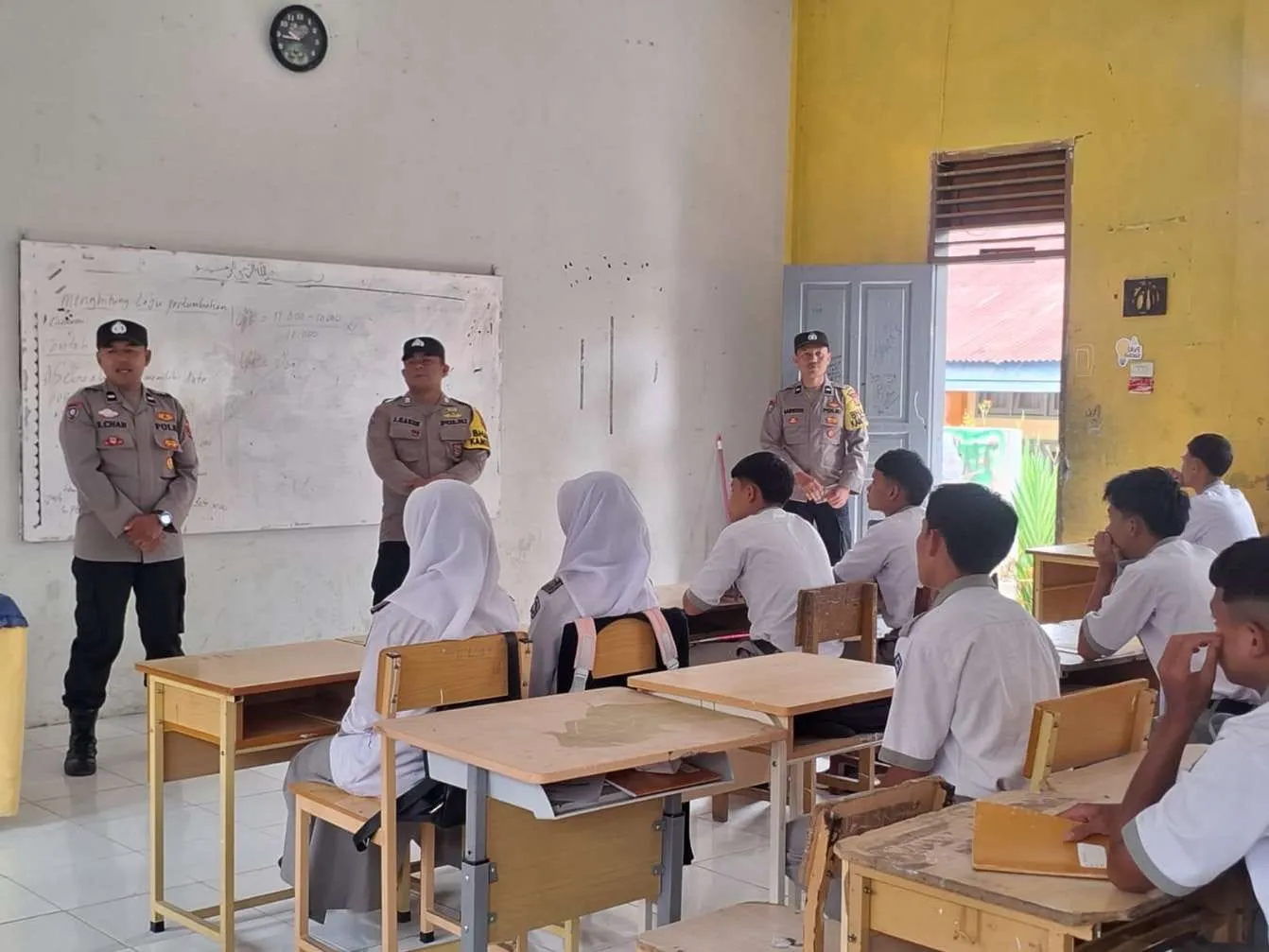 Polsek Kota Takengon Gelar Saweu Sikula di SMA Negeri 4, Tekankan Pentingnya Etika, Anti-Bullying, dan Tertib Lalu Lintas