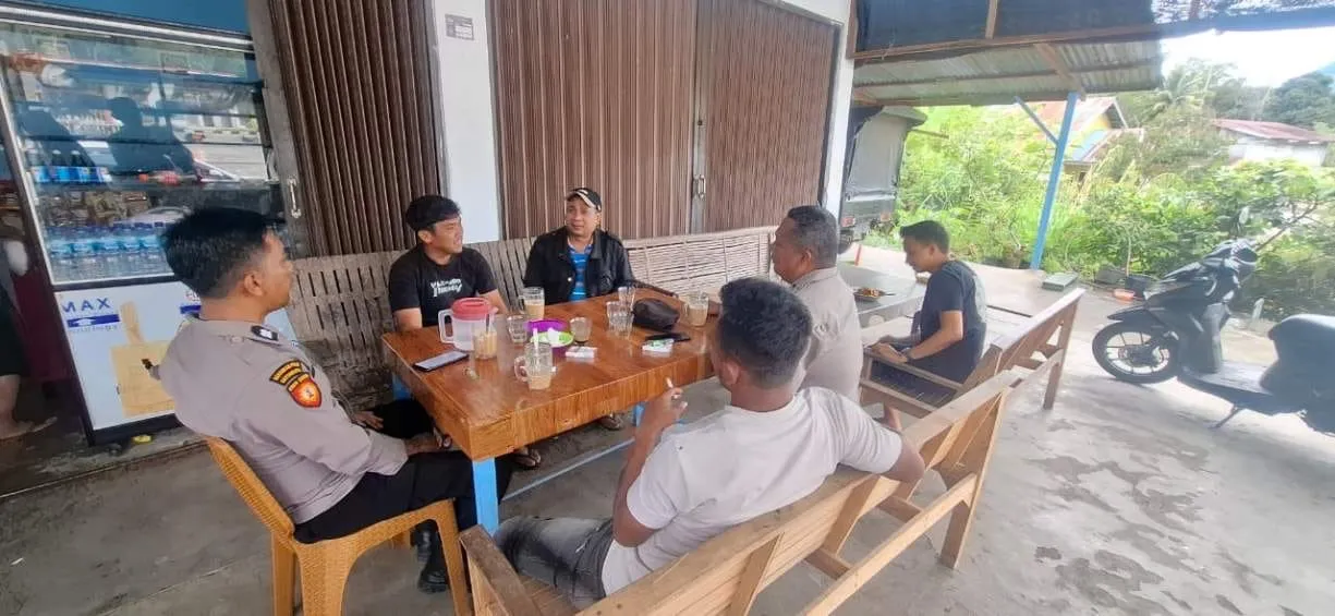 Polsek Silih Nara Manfaatkan Kopi Soboh Kamtibmas Sebagai Sarana Dialog Terbuka dengan Masyarakat